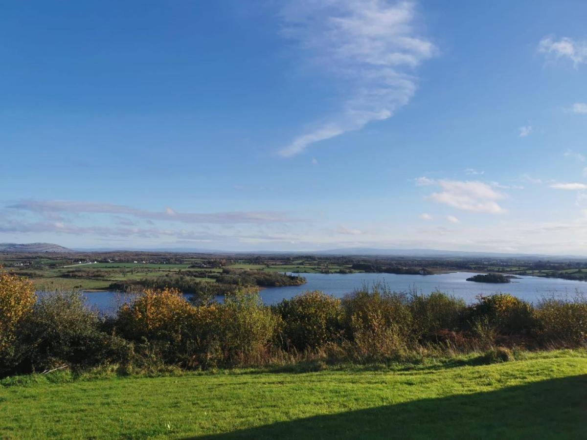 Corofin Lake Cottages Eksteriør billede