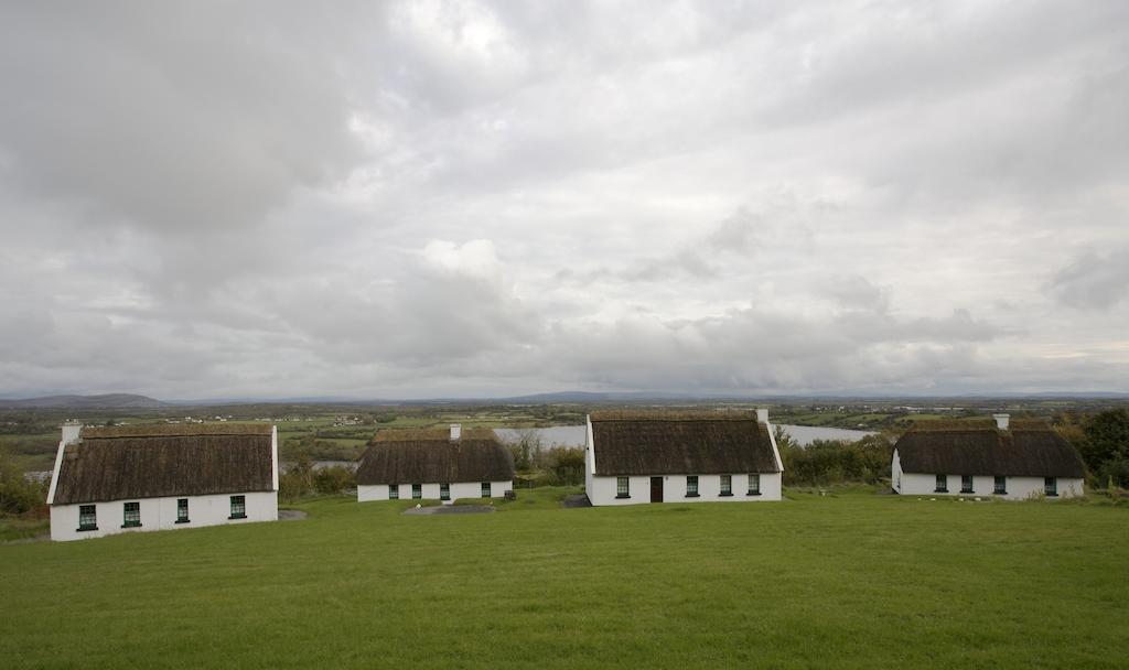 Corofin Lake Cottages Værelse billede