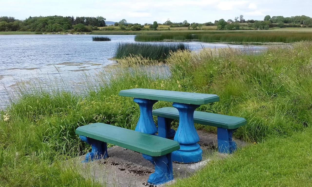 Corofin Lake Cottages Eksteriør billede